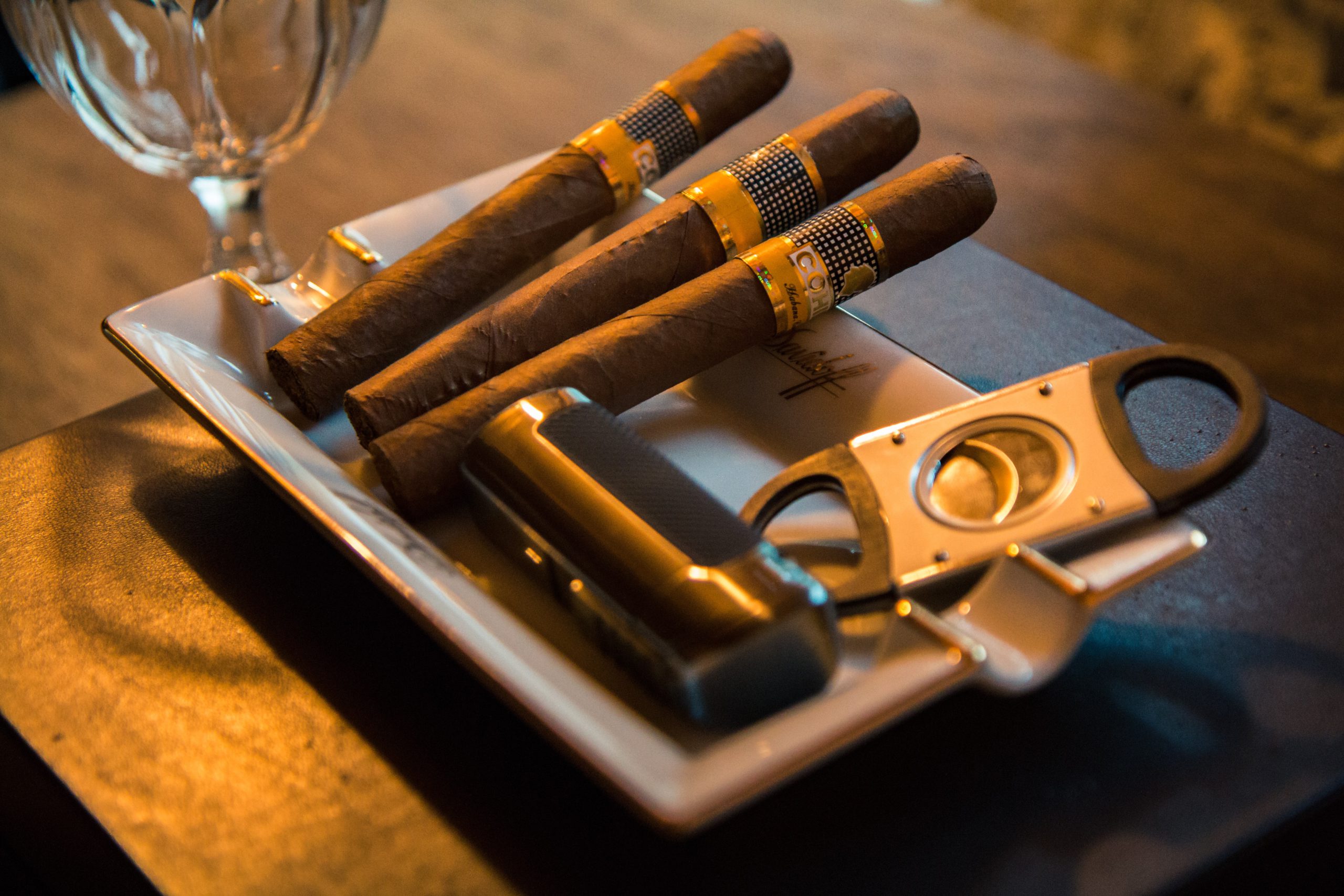 cigars-with-cutter-lighter